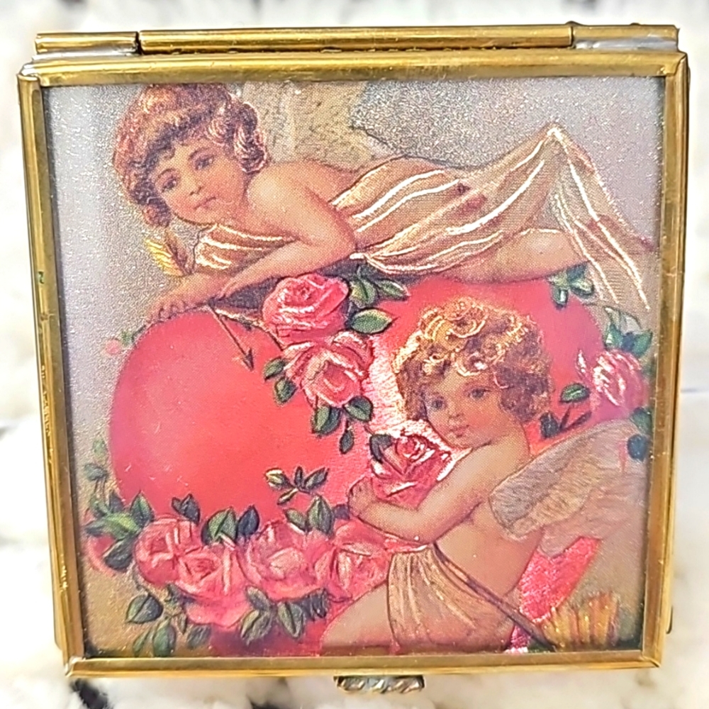 Vintage 1994 Via Vermont Glass Jewelry/Trinket Box Heart with Cupids 2.5"x 2.5